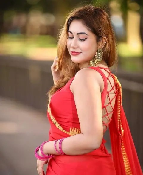 Housewife Escorts in Khandeshwar