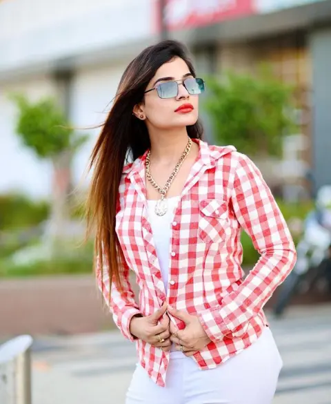 Lavanya Female Model Escorts Guwahati - Top Model Call Girl Age 26